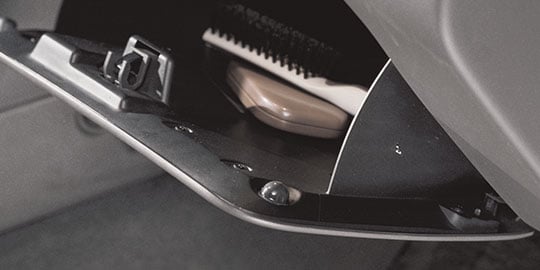 Tope adhesive de protección para guantera de automóvil
