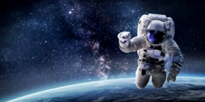 Imagen de un astronauta flotando en el espacio.