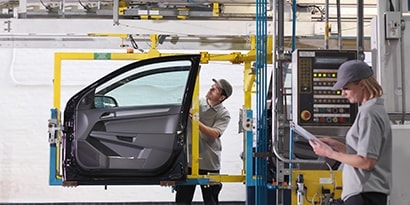 Imagen de fabricación de puertas para automóviles. Manufactura de puerta para automovil
