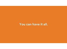 Imagen fija de video de un fondo naranja con las palabras 